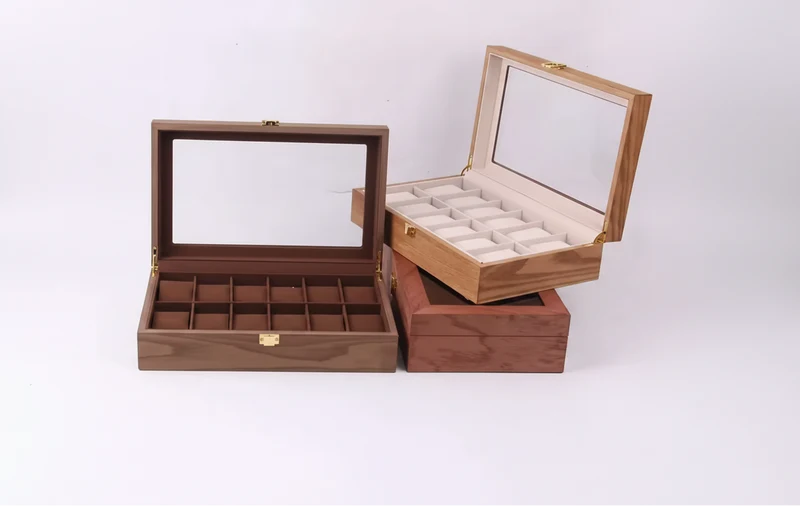 Coffret 10 montres bois de noyer