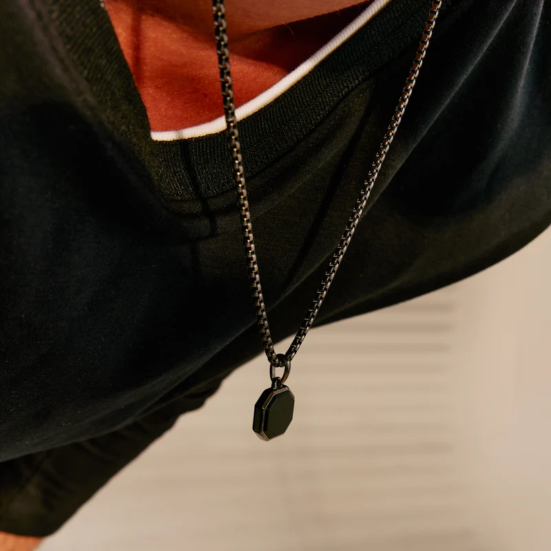 Pendentif octogonal en onyx noir