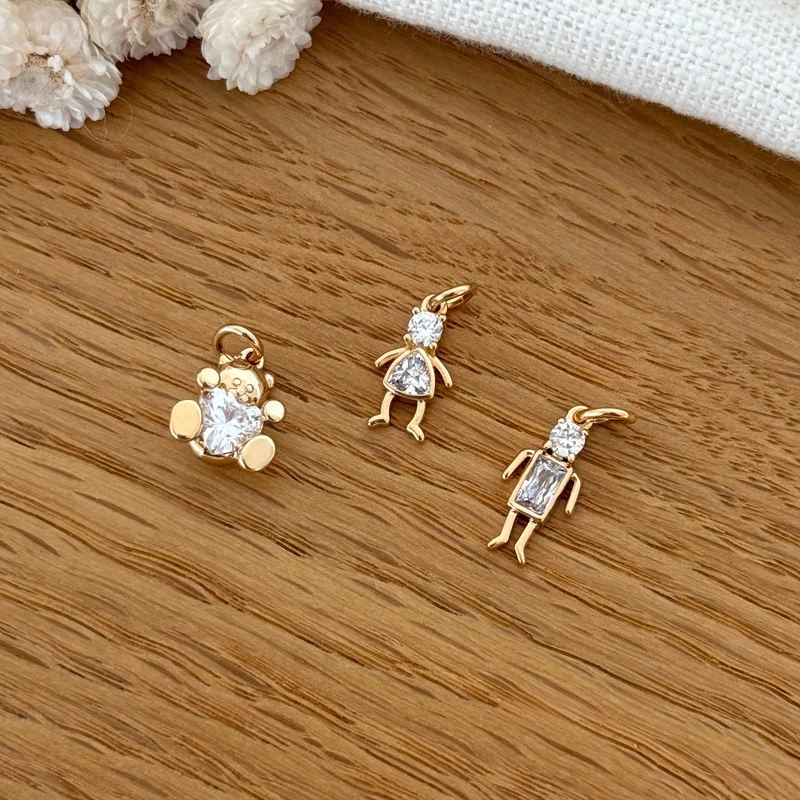 Pendentif "Fille" plaqué or