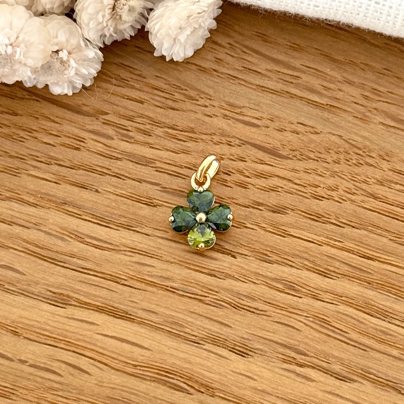 Pendentif "Tréfle" vert plaqué or