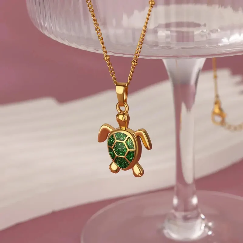 Collier Tortue Doré et Verte