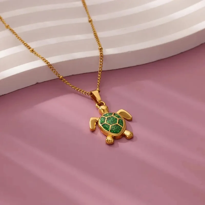 Collier Tortue Doré et Couleurs