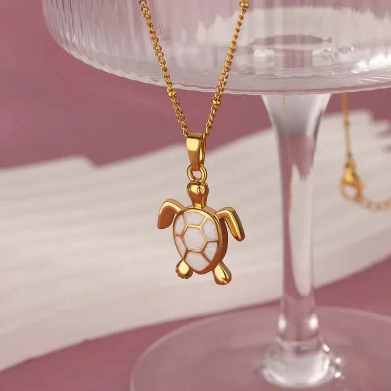 Collier Tortue Doré et Couleurs