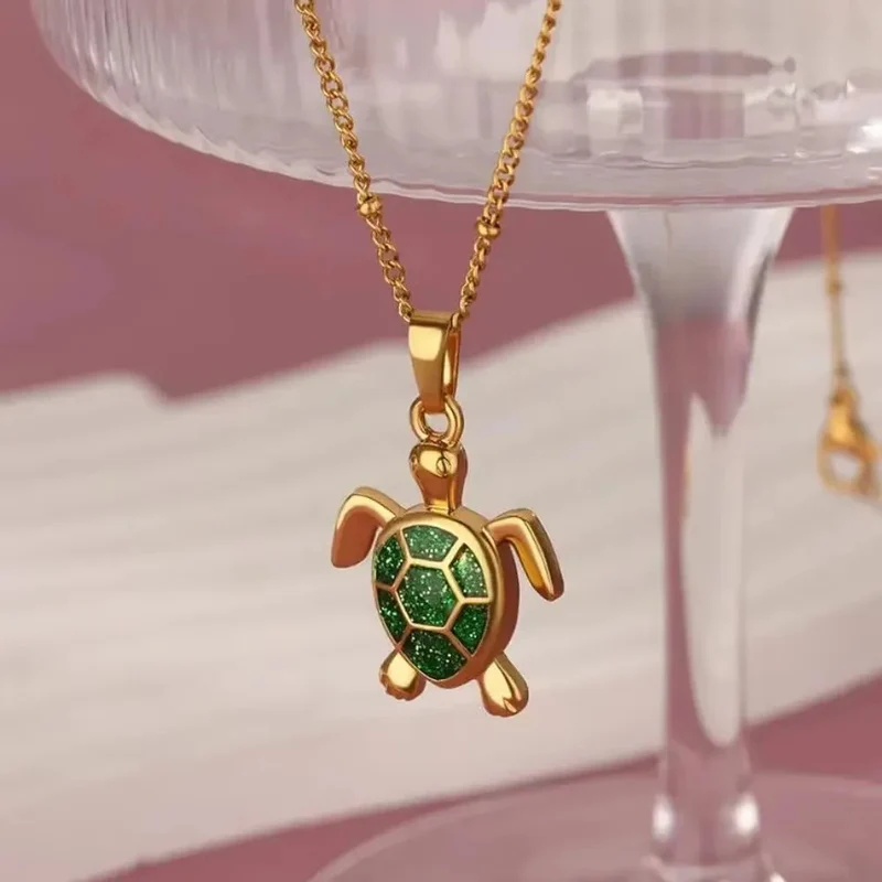 Collier Tortue Doré et Couleurs