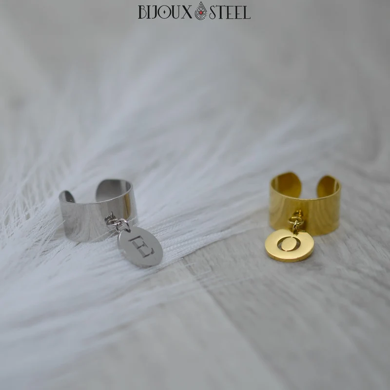 Bague large ajustable à médaille lettre personnalisable en acier inoxydable