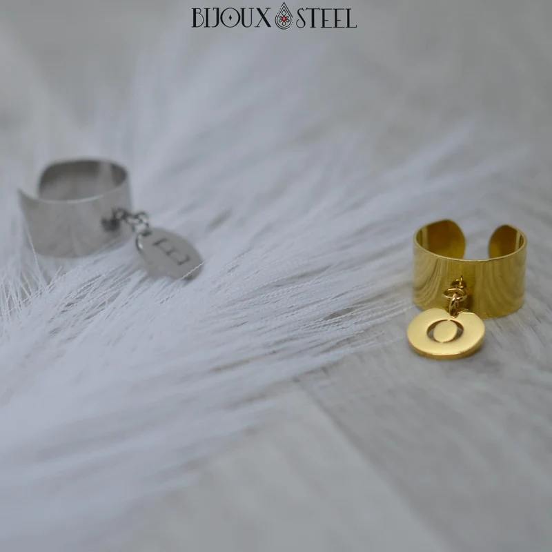 Bague large ajustable à médaille lettre personnalisable en acier inoxydable