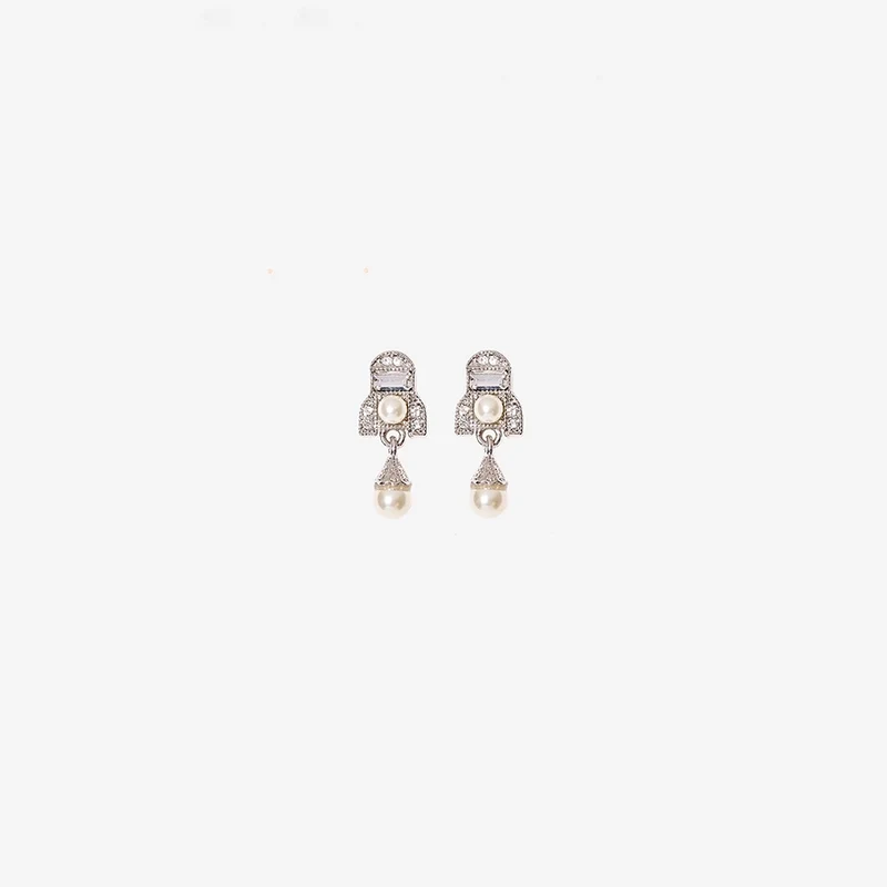 CLOUS D'OREILLES MUSE