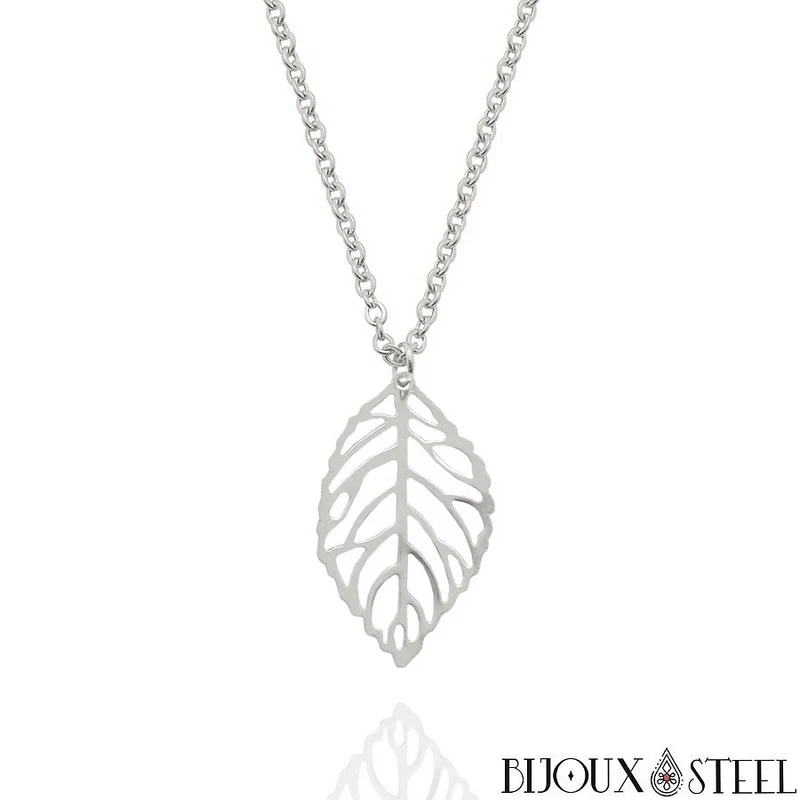 Collier à pendentif feuille ajourée en acier inoxydable