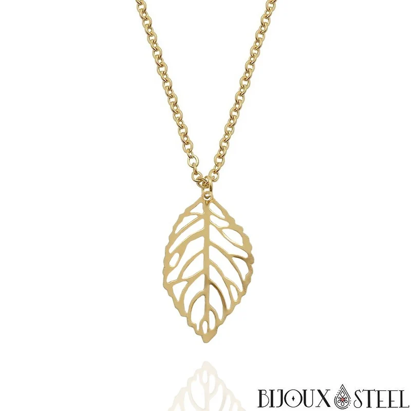 Collier à pendentif feuille ajourée en acier inoxydable