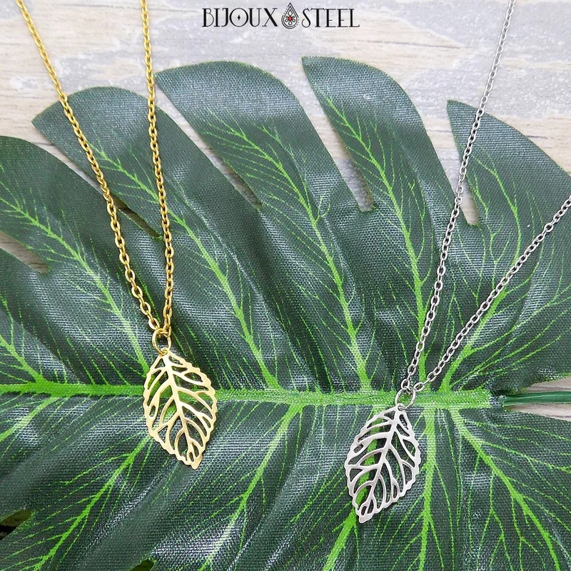 Collier à pendentif feuille ajourée en acier inoxydable