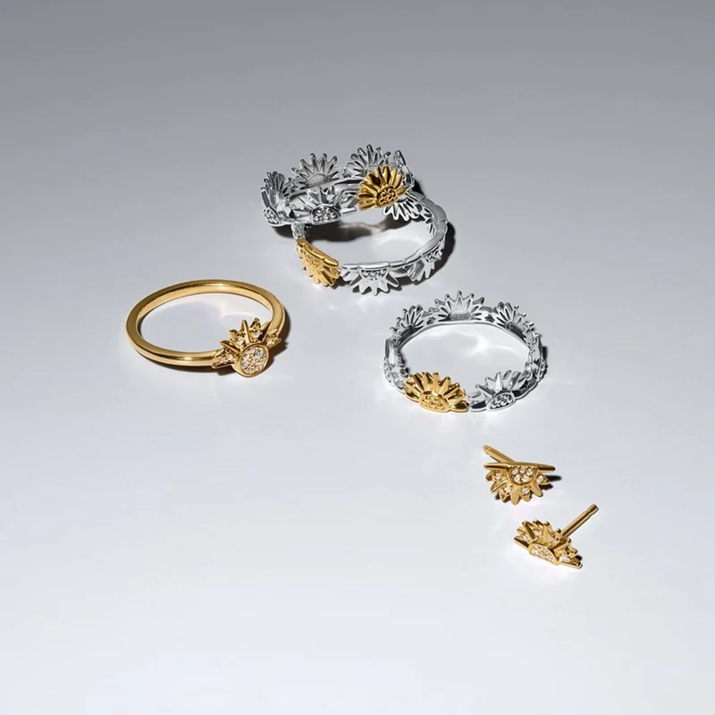 Pandora Moments Clous D’Oreilles Soleil Scintillants Plaqués Or 264627C01