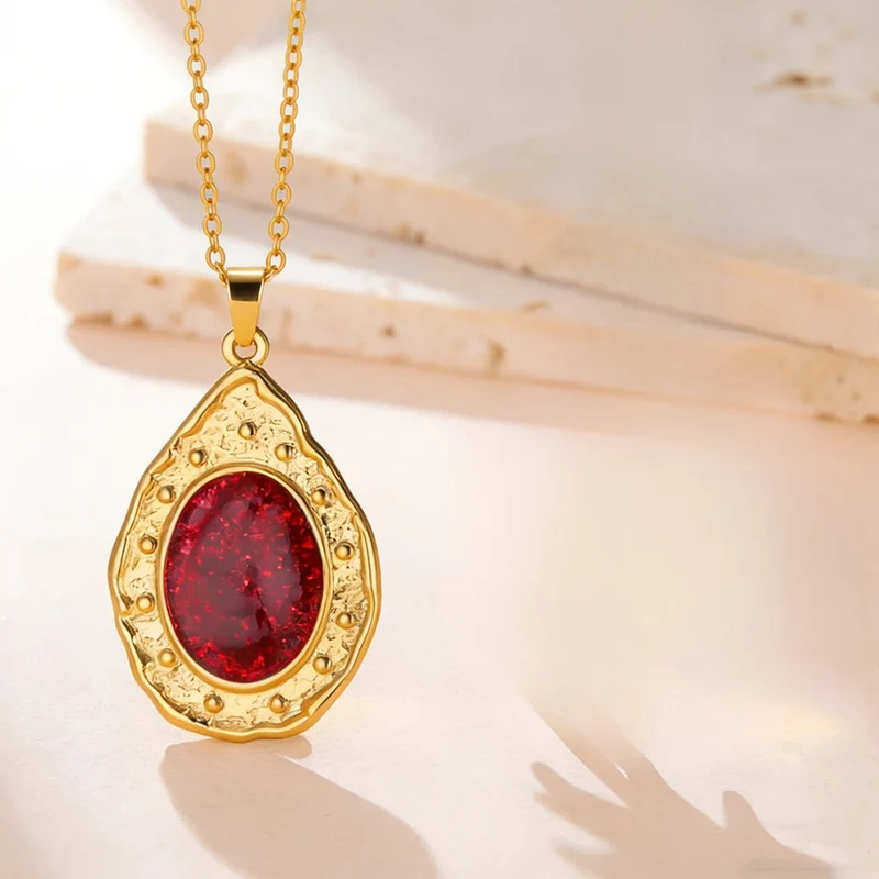 Collier Ovale Vintage Pierre Rouge
