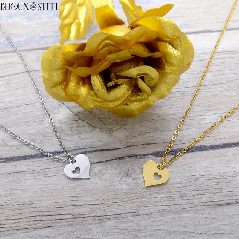 Collier à pendentif coeur ajouré en acier inoxydable