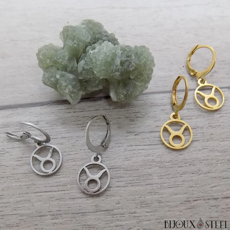 Boucles d'oreilles créoles à pendentifs signe astrologique taureau
