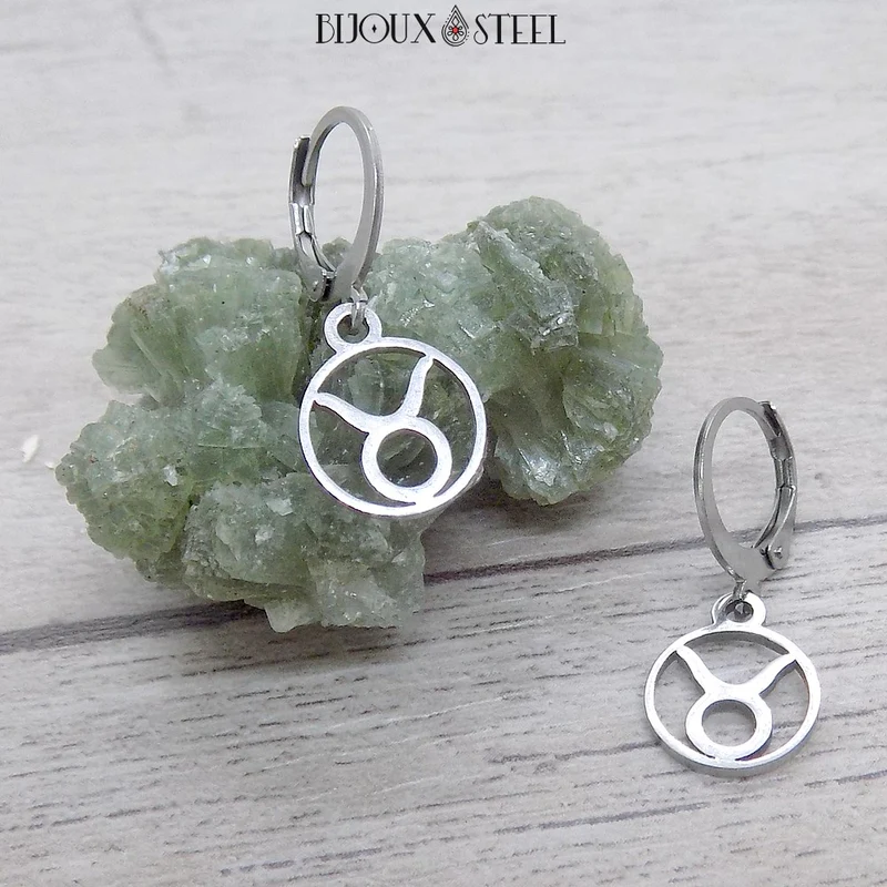 Boucles d'oreilles créoles à pendentifs signe astrologique taureau
