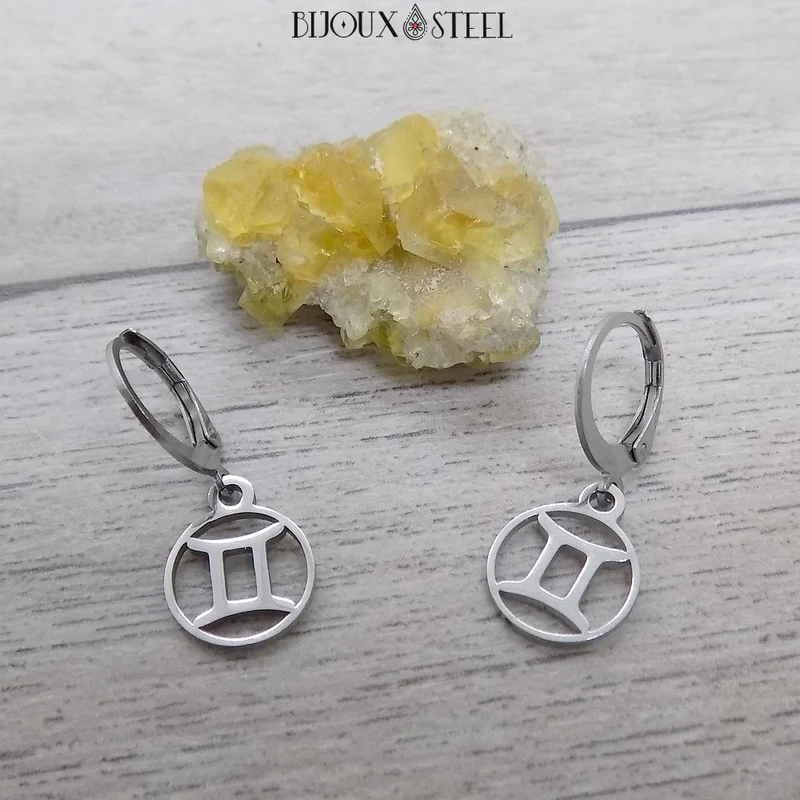 Boucles d'oreilles créoles à pendentifs signe astrologique gémeaux