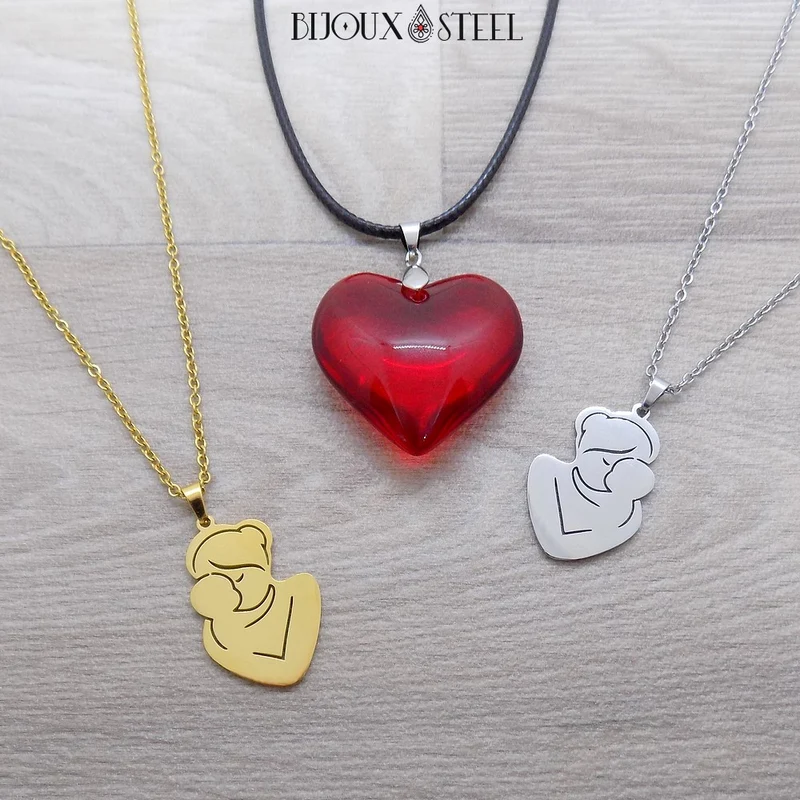 Collier à pendentif câlin maman à son bébé en acier inoxydable