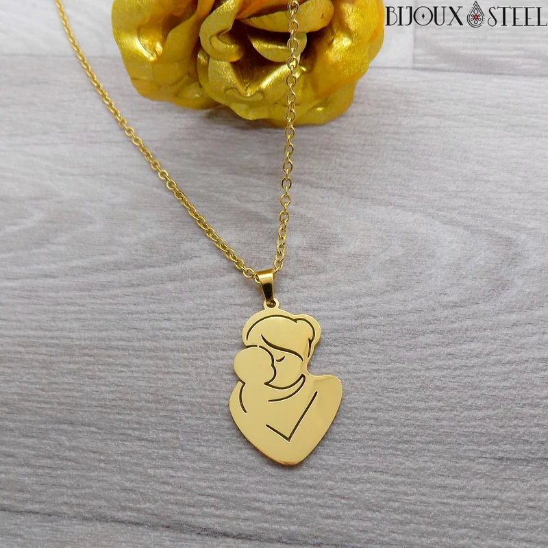 Collier à pendentif câlin maman à son bébé en acier inoxydable