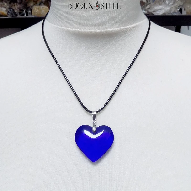 Collier à pendentif cœur bleu en verre