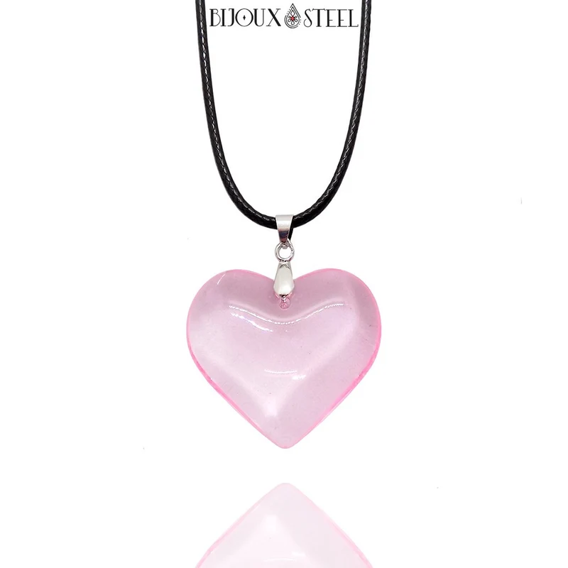 Collier à pendentif cœur rose en verre