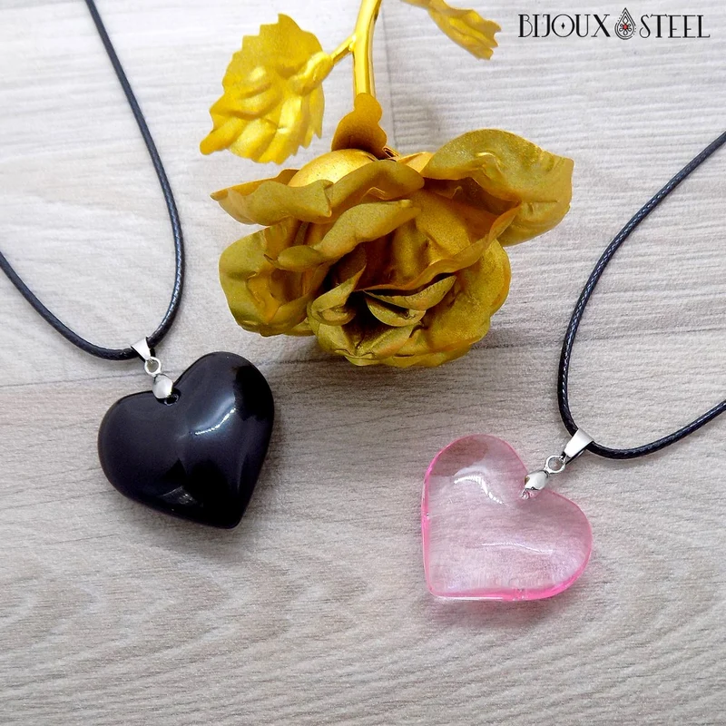 Collier à pendentif cœur rose en verre