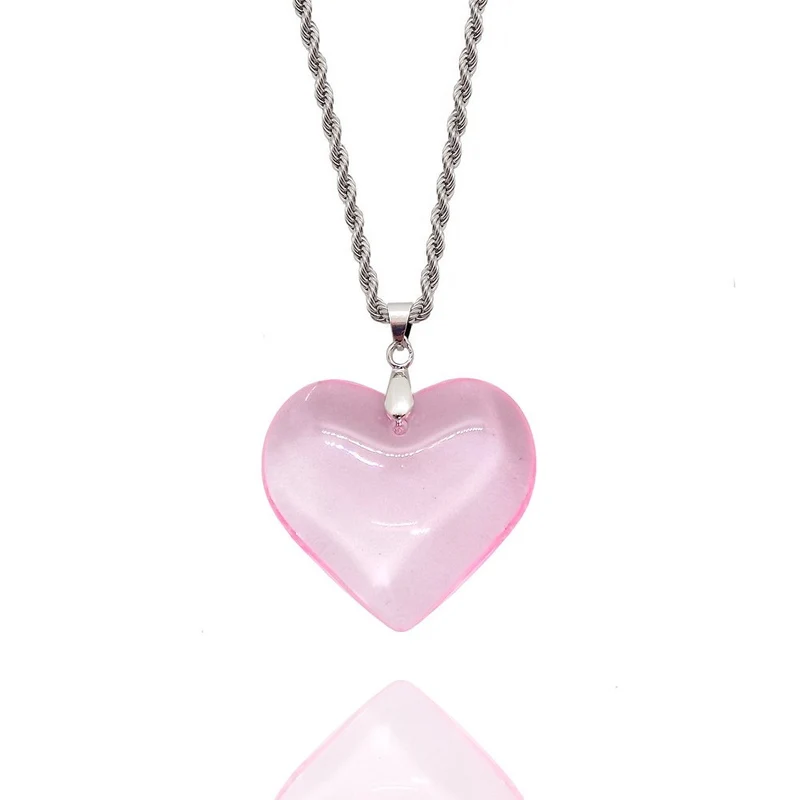Collier à pendentif cœur rose en verre