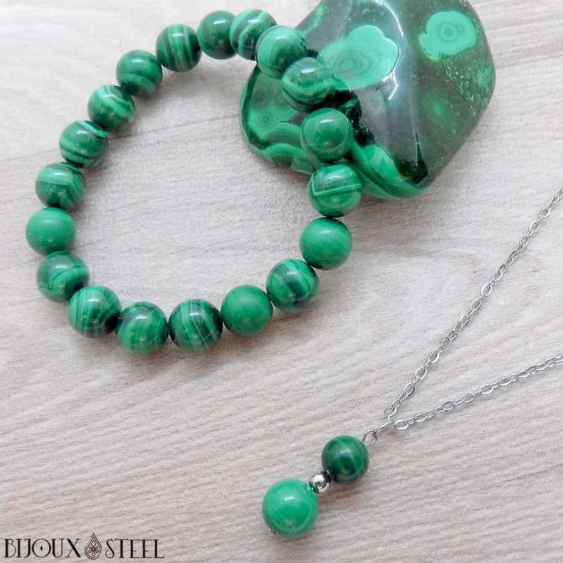 Collier à pendentif deux perles en pierre de malachite