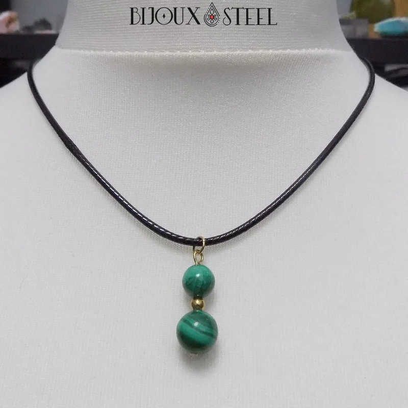 Collier à pendentif deux perles en pierre de malachite