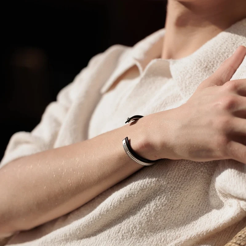 Bracelet jonc homme argent | URAEUS