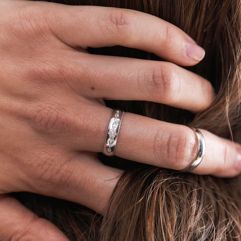 Miniflower Love Ring 2–Full Diamond White Gold