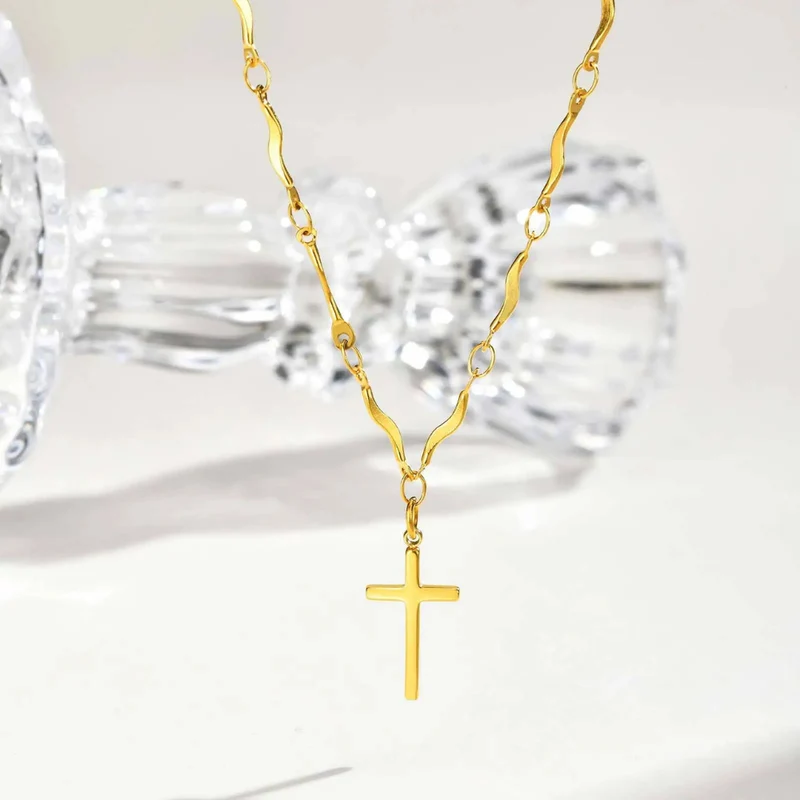 Collier Croix Dorée Simple Femme
