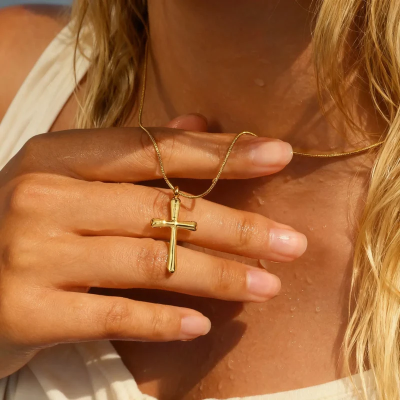 Collier Croix Élégant Femme