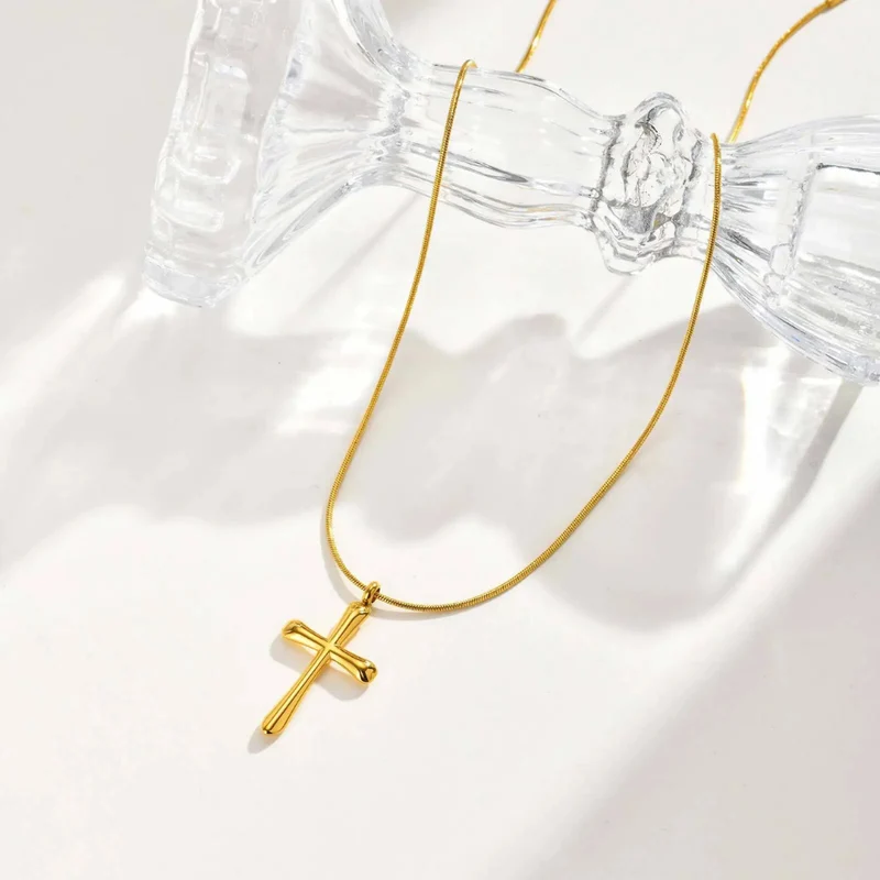 Collier Croix Élégant Femme