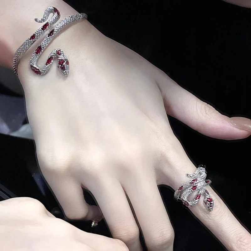 Bague Serpent Argent et Rouge