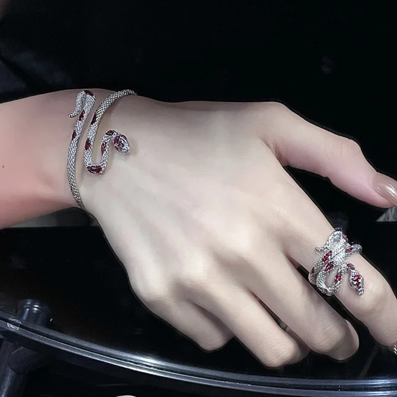 Bague Serpent Argent et Rouge