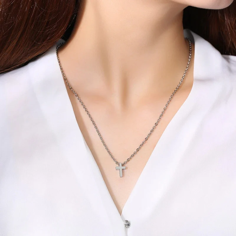 Collier Petite Croix Minimaliste