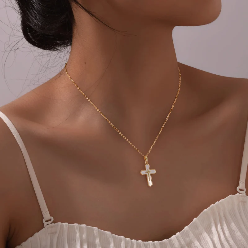 Collier Croix Nacre Blanc Or