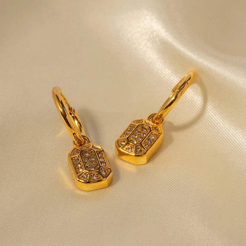 Boucles d'oreilles dormeuses anciennes