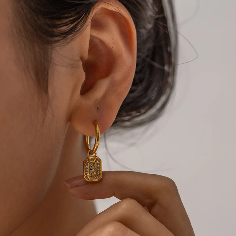 Boucles d'oreilles dormeuses anciennes