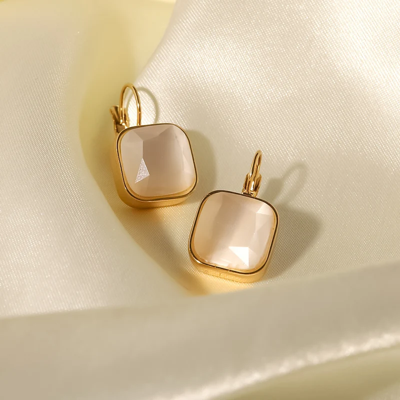 Boucles d'oreilles dormeuses pendantes