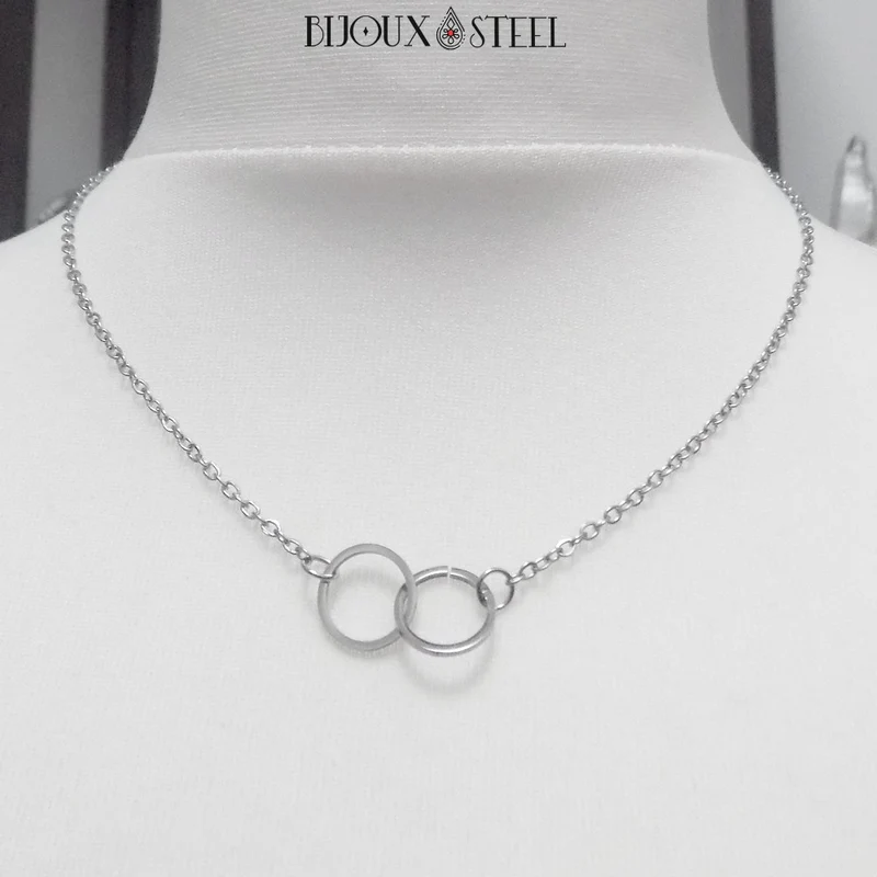 Collier anneaux entrelacés en acier inoxydable