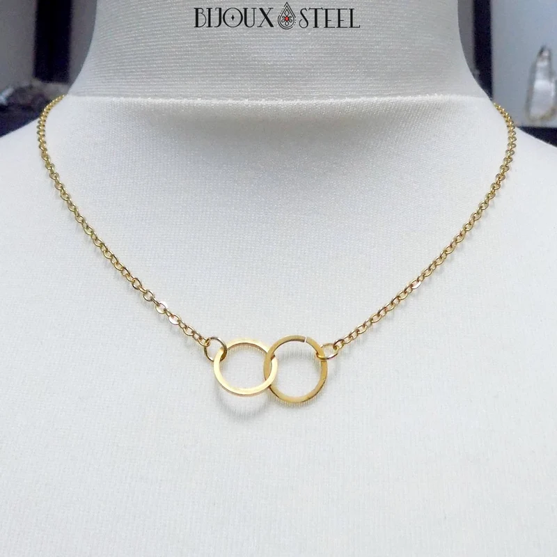 Collier anneaux entrelacés en acier inoxydable