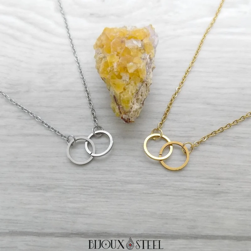 Collier anneaux entrelacés en acier inoxydable