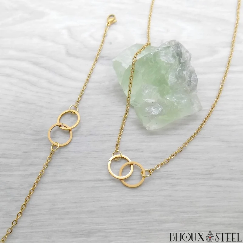 Collier anneaux entrelacés en acier inoxydable
