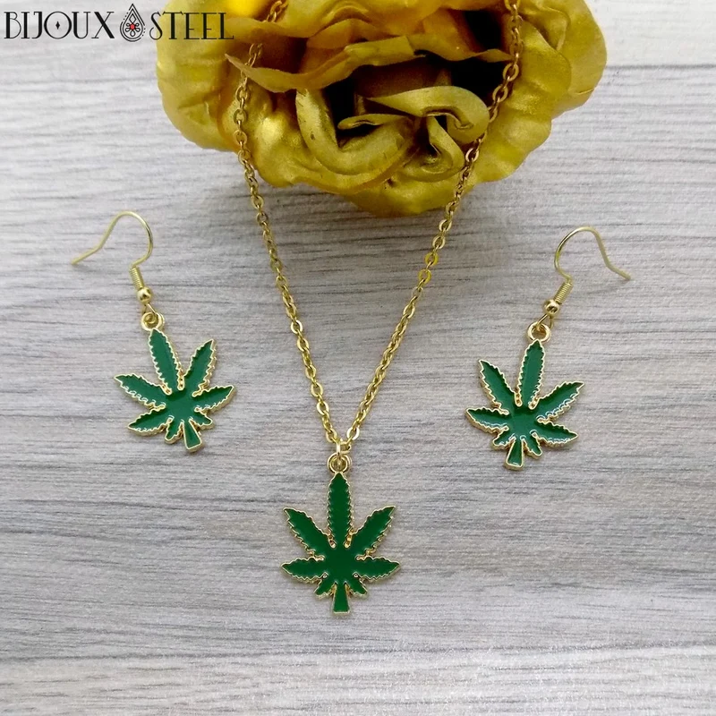 Collier à pendentif feuille de cannabis verte et dorée