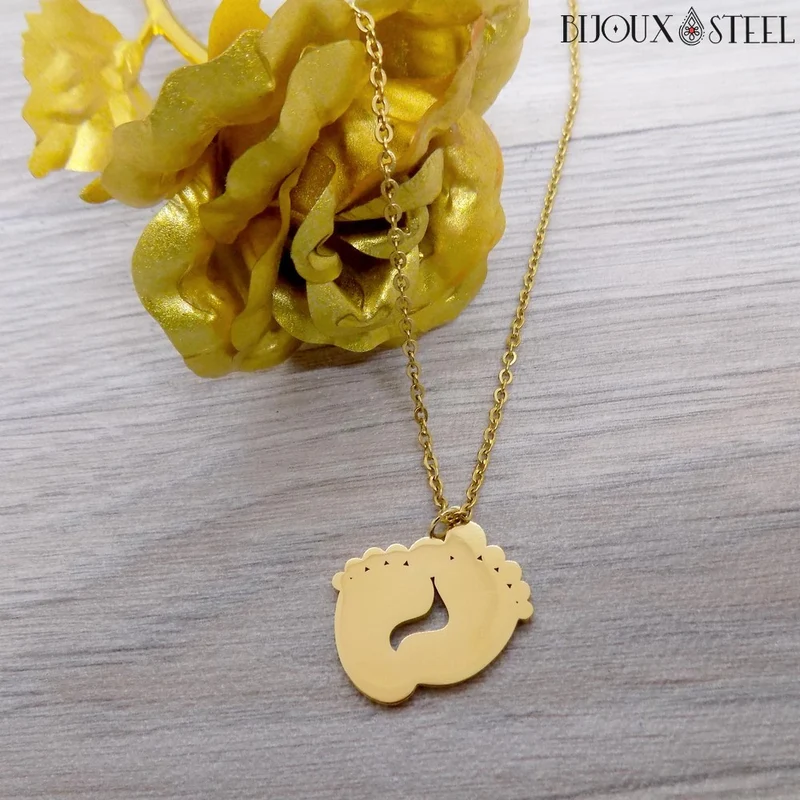 Collier à pendentif pieds de bébé en acier inoxydable