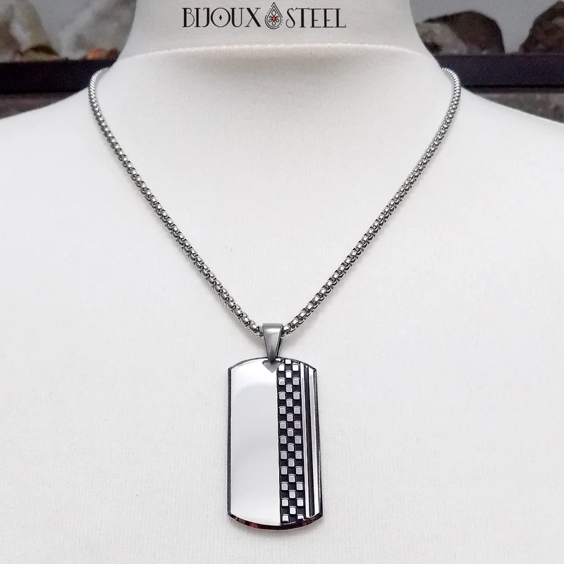 Collier à pendentif plaque argentée et damier et acier inoxydable