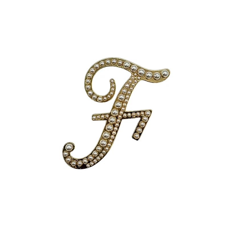 BROCHE "INITIALE PEARL"