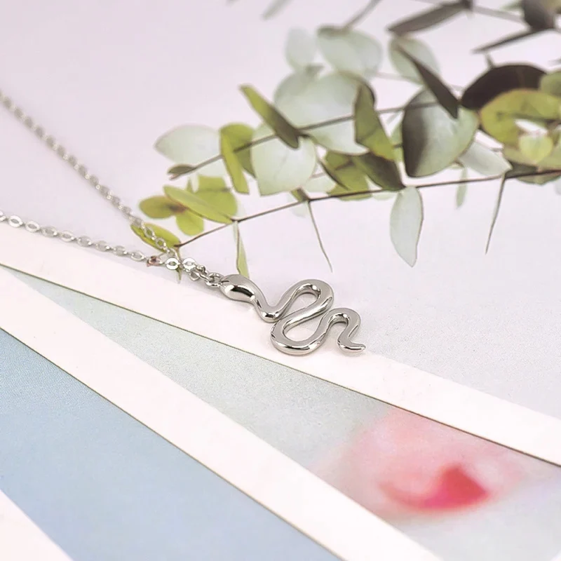 Collier Pendentif Serpent