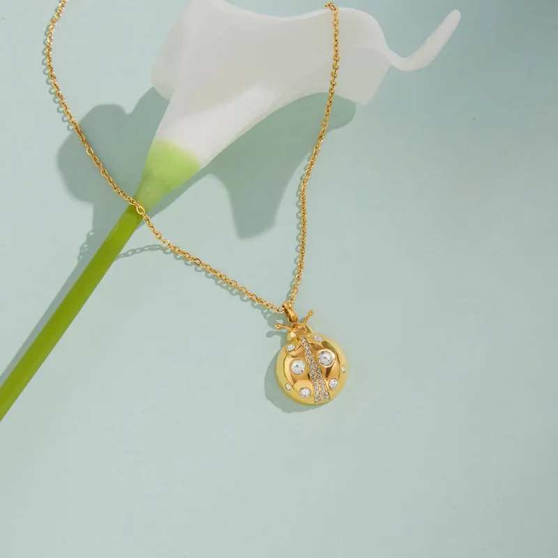 Collier pendentif Coccinelle